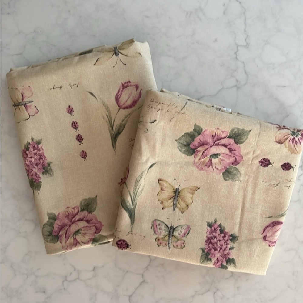 Flowers, Butterflies, Dragonflies, and Ladybugs Rectangular Tablecloth